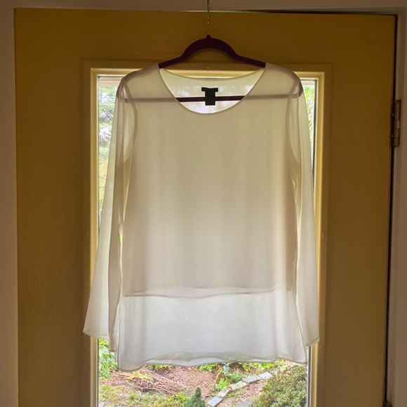 Ann Taylor White Chiffon Tunic. Size S - Picture 6 of 6